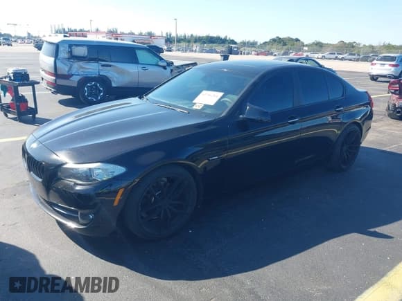 ✅ 2013 BMW 5 Series 528i • VIN: WBAXG5C53DD232084 • Лот: 43706264. Опубликован ранее на IAAI с пробегом 128 341 миль. Бесплатный доступ к архиву аукционных продаж из США и подробный отчёт об истории автомобиля на DreamBid. Изображение 2.