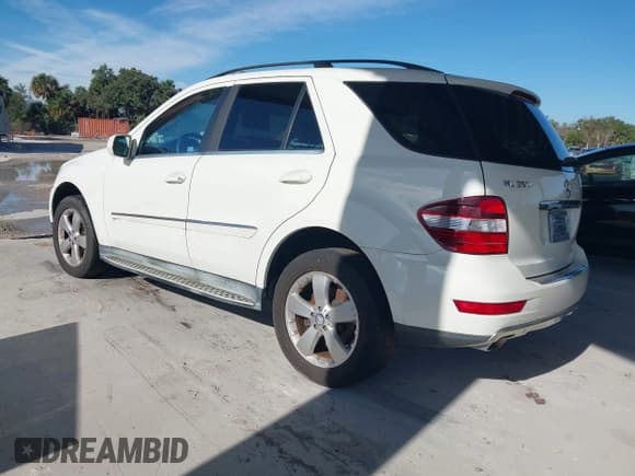 ✅ 2010 Mercedes-Benz M 350 • VIN: 4JGBB5GB6AA539477 • Lot: 43900199. Listed on IAAI with 98,752 mi. Free auction sales archive from the USA and detailed vehicle history report at DreamBid. Image 3.