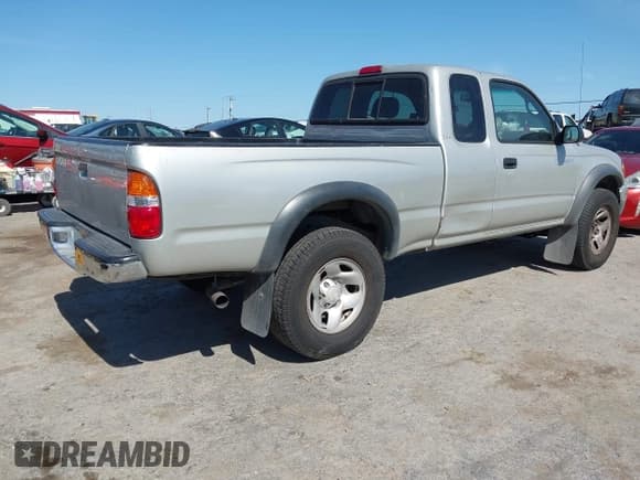 ✅ 2004 Toyota Tacoma PreRunner • VIN: 5TESM92N14Z361544 • Lot: 42379977. Wystawiony na IAAI z przebiegiem 267 663 mil. Bezpłatny archiwum sprzedaży aukcyjnych z USA i szczegółowy raport historii pojazdu na DreamBid. Zdjęcie 4.