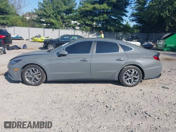 2020 Hyundai Sonata SEL z VIN 5NPEF4JAXLH043934, wystawiony jako IAAI lot #43194877 z przebiegiem 49 001 mil mil oraz . Historia ofert i sprzedaży dostępna na DreamBid. Obrazek 12.