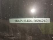 ✅ 2018 Jeep Cherokee Overland • VIN: 1C4PJMJX5JD594240 • Lot: 41285832. Listed on IAAI with 130,334 mi. Free auction sales archive from the USA and detailed vehicle history report at DreamBid. Image 9.