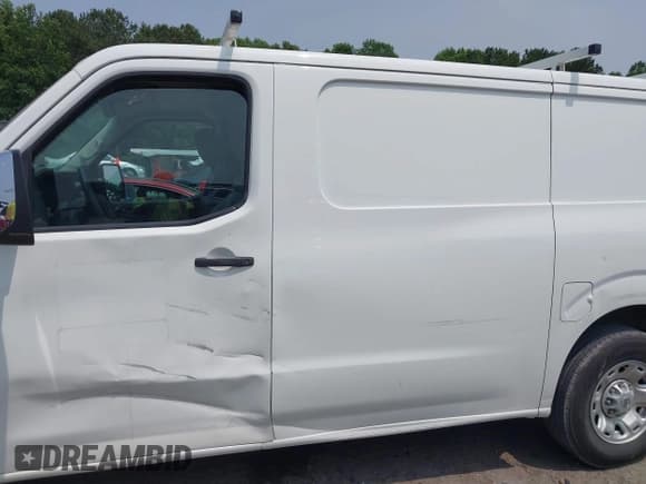 ✅ 2021 Nissan NV SV • VIN: 1N6AF0KY1MN807557 • Lot: 42411868. Wystawiony na IAAI z przebiegiem 65 543 mil. Bezpłatny archiwum sprzedaży aukcyjnych z USA i szczegółowy raport historii pojazdu na DreamBid. Zdjęcie 15.