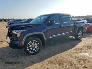 ✅ 2024 Toyota Tundra 1794 Edition • VIN: 5TFMC5DB7RX064784 • Лот: 62749385. Опубликован ранее на Copart с пробегом 17 587 миль. Бесплатный доступ к архиву аукционных продаж из США и подробный отчёт об истории автомобиля на DreamBid. Изображение 1.