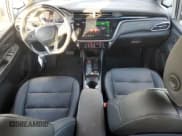 ✅ 2022 Chevrolet Bolt EV 2LT • VIN: 1G1FX6S01N4101871 • Lot: 83200364. Wystawiony na Copart z przebiegiem 30 580 mil. Bezpłatny archiwum sprzedaży aukcyjnych z USA i szczegółowy raport historii pojazdu na DreamBid. Zdjęcie 8.