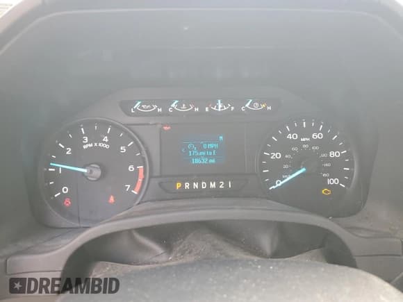 ✅ 2022 Ford F-250 XL • VIN: 1FTBF2B65NEG17070 • Lot: 91765965. Wystawiony na Copart z przebiegiem 18 632 mil. Bezpłatny archiwum sprzedaży aukcyjnych z USA i szczegółowy raport historii pojazdu na DreamBid. Zdjęcie 9.