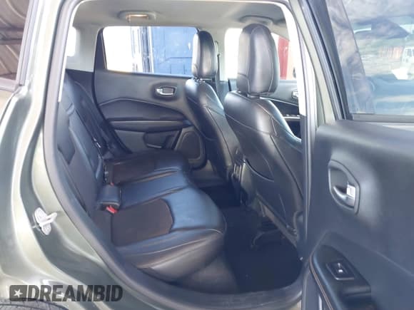 ✅ 2018 Jeep Compass Latitude • VIN: 3C4NJCBBXJT248344 • Lot: 43172314. Wystawiony na IAAI z przebiegiem 127 306 mil. Bezpłatny archiwum sprzedaży aukcyjnych z USA i szczegółowy raport historii pojazdu na DreamBid. Zdjęcie 8.