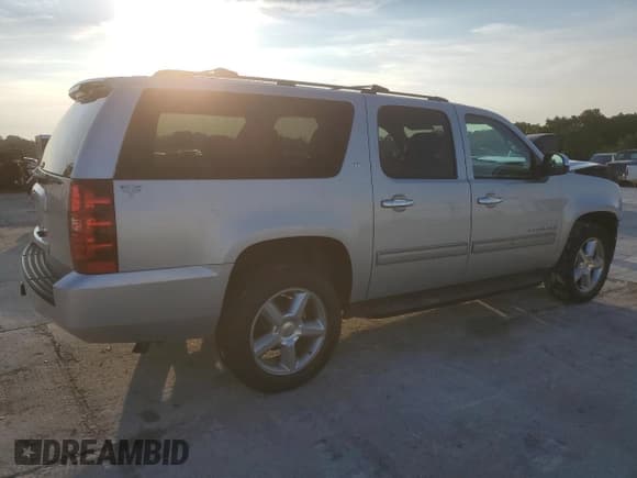 ✅ 2013 Chevrolet Suburban LT • VIN: 1GNSKJE75DR377656 • Lot: 66173604. Wystawiony na Copart z przebiegiem 175 816 mil. Bezpłatny archiwum sprzedaży aukcyjnych z USA i szczegółowy raport historii pojazdu na DreamBid. Zdjęcie 3.