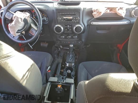 ✅ 2017 Jeep Wrangler Unlimited Sahara • VIN: 1C4BJWEG3HL750873 • Lot: 94561895. Listed on Copart with 68,608 mi. Free auction sales archive from the USA and detailed vehicle history report at DreamBid. Image 8.