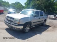 ✅ 2005 Chevrolet Avalanche LS • VIN: 3GNEC12Z05G254512 • Lot: 42584852. Listed on IAAI with 100,907 mi. Free auction sales archive from the USA and detailed vehicle history report at DreamBid. Image 2.