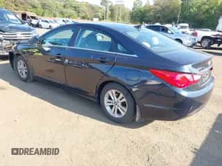 2013 Hyundai Sonata GLS with VIN 5NPEB4ACXDH552307, listed as a IAAI auction lot 43208817 with 56,883 mi miles and . Bid and sale history available at DreamBid. Image 3.