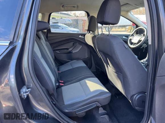 ✅ 2017 Ford Escape SE • VIN: 1FMCU9GD0HUD02497 • Lot: 93264155. Listed on Copart with 124,678 mi. Free auction sales archive from the USA and detailed vehicle history report at DreamBid. Image 8.