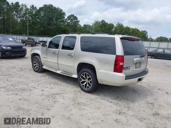 ✅ 2007 Chevrolet Suburban LTZ • VIN: 3GNFK163X7G217774 • Lot: 43051349. Listed on IAAI with 239,882 mi. Free auction sales archive from the USA and detailed vehicle history report at DreamBid. Image 3.