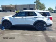 ✅ 2020 Ford Police Interceptor Utility • VIN: 1FM5K8AB1LGA84299 • Lot: 42228548. Wystawiony na IAAI z przebiegiem 41 935 mil. Bezpłatny archiwum sprzedaży aukcyjnych z USA i szczegółowy raport historii pojazdu na DreamBid. Zdjęcie 18.