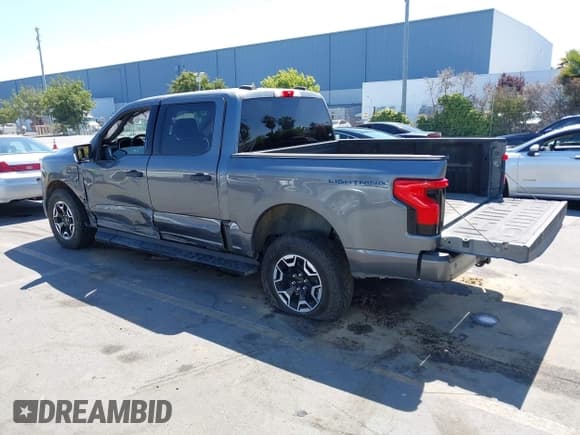 ✅ 2022 Ford F-150 Lightning Pro • VIN: 1FTVW1EL7NWG11418 • Lot: 43001331. Listed on IAAI with 39,711 mi. Free auction sales archive from the USA and detailed vehicle history report at DreamBid. Image 3.