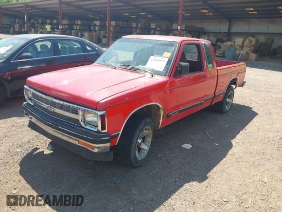 ✅ 1991 Chevrolet S-10 LS • VIN: 1GCCS19Z2M8295639 • Лот: 42060975. Опубликован ранее на IAAI с пробегом 227 909 миль. Бесплатный доступ к архиву аукционных продаж из США и подробный отчёт об истории автомобиля на DreamBid. Изображение 2.