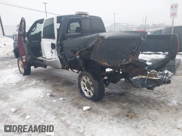 ✅ 2005 Ford F-250 XL • VIN: 1FTSW21515EC67798 • Lot: 41463473. Listed on IAAI with 221,075 mi. Free auction sales archive from the USA and detailed vehicle history report at DreamBid. Image 3.