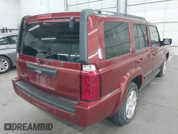 ✅ 2007 Jeep Commander Sport • VIN: 1J8HG48K97C518217 • Лот: 42124862. Опубликован ранее на IAAI с пробегом 198 371 миль. Бесплатный доступ к архиву аукционных продаж из США и подробный отчёт об истории автомобиля на DreamBid. Изображение 4.