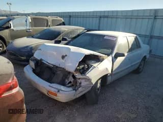 ✅ 1993 Plymouth Acclaim • VIN: 3P3XA46K9PT641785 • Lot: 82825254. Wystawiony na Copart z przebiegiem 107 752 mil. Bezpłatny archiwum sprzedaży aukcyjnych z USA i szczegółowy raport historii pojazdu na DreamBid. Zdjęcie 1.