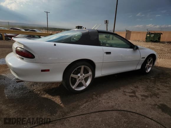 ✅ 1995 Chevrolet Camaro Z28 • VIN: 2G1FP22P7S2161631 • Lot: 85181895. Listed on Copart with 124,780 mi. Free auction sales archive from the USA and detailed vehicle history report at DreamBid. Image 3.