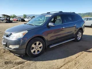 ✅ 2012 Chevrolet Traverse 2LT • VIN: 1GNKRJED2CJ273978 • Lot: 51237354. Wystawiony na Copart z przebiegiem 184 007 mil. Bezpłatny archiwum sprzedaży aukcyjnych z USA i szczegółowy raport historii pojazdu na DreamBid. Zdjęcie 1.