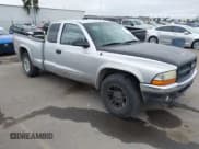 ✅ 2003 Dodge Dakota SLT • VIN: 1D7HL42X83S269082 • Lot: 41890813. Wystawiony na IAAI z przebiegiem Nie podano. Bezpłatny archiwum sprzedaży aukcyjnych z USA i szczegółowy raport historii pojazdu na DreamBid. Zdjęcie 1.