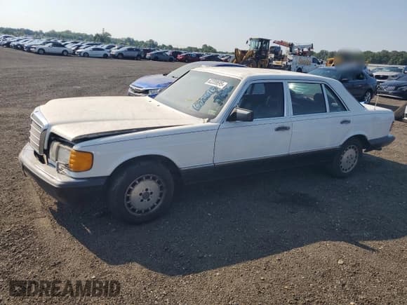 ✅ 1986 Mercedes-Benz 420 SEL • VIN: WDBCA35D7GA202151 • Lot: 62209695. Wystawiony na Copart z przebiegiem 180 720 mil. Bezpłatny archiwum sprzedaży aukcyjnych z USA i szczegółowy raport historii pojazdu na DreamBid. Zdjęcie 1.