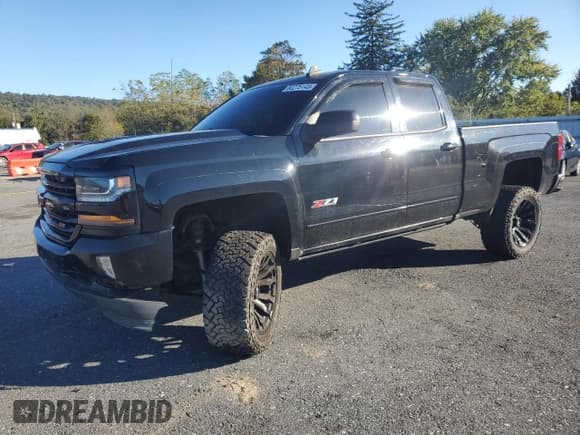 ✅ 2016 Chevrolet Silverado 1500 LT • VIN: 1GCVKREC9GZ299680 • Лот: 82275145. Опубликован ранее на Copart с пробегом 135 525 миль. Бесплатный доступ к архиву аукционных продаж из США и подробный отчёт об истории автомобиля на DreamBid. Изображение 1.