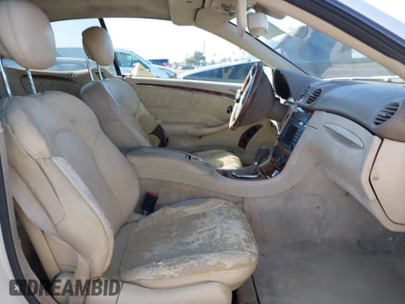 ✅ 2009 Mercedes-Benz CLK 350 • VIN: WDBTK56F19T103938 • Lot: 41409648. Wystawiony na IAAI z przebiegiem 183 203 mil. Bezpłatny archiwum sprzedaży aukcyjnych z USA i szczegółowy raport historii pojazdu na DreamBid. Zdjęcie 5.