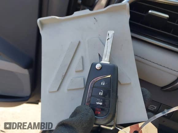 2021 Toyota Camry SE with VIN 4T1G11BK6MU029724, listed as a IAAI auction lot 42686894 with 92,496 mi miles and . Bid and sale history available at DreamBid. Image 11.