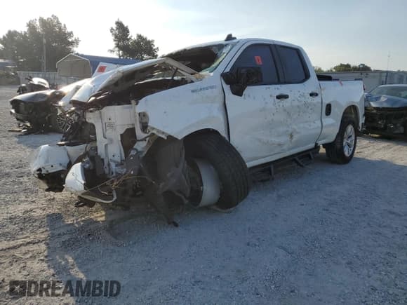 ✅ 2020 Chevrolet Silverado 1500 Custom • VIN: 1GCRWBEK6LZ356562 • Lot: 81113325. Wystawiony na Copart z przebiegiem Nie podano. Bezpłatny archiwum sprzedaży aukcyjnych z USA i szczegółowy raport historii pojazdu na DreamBid. Zdjęcie 1.