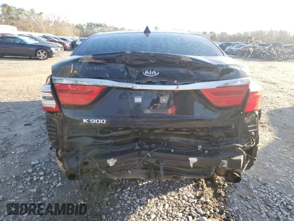 ✅ 2016 Kia K900 Premium • VIN: KNALT4D38G6031579 • Lot: 43846295. Wystawiony na Copart z przebiegiem 235 577 mil. Bezpłatny archiwum sprzedaży aukcyjnych z USA i szczegółowy raport historii pojazdu na DreamBid. Zdjęcie 6.