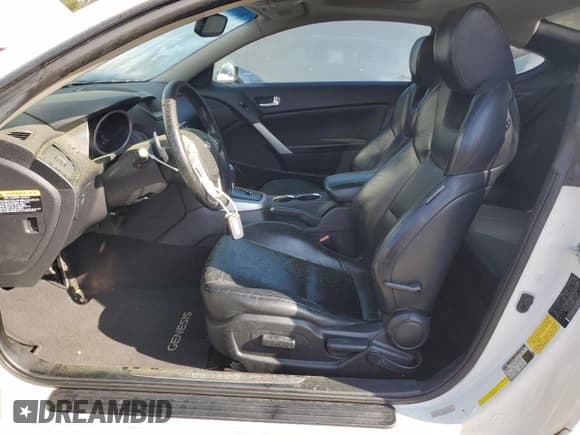 ✅ 2010 Hyundai Genesis Coupe Grand Touring • VIN: KMHHU6KH0AU017030 • Lot: 51149875. Wystawiony na Copart z przebiegiem 147 537 mil. Bezpłatny archiwum sprzedaży aukcyjnych z USA i szczegółowy raport historii pojazdu na DreamBid. Zdjęcie 7.