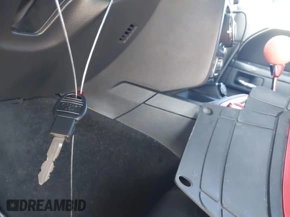 ✅ 2012 Dodge Challenger SXT • VIN: 2C3CDYAG3CH275622 • Lot: 41246210. Wystawiony na IAAI z przebiegiem 182 769 mil. Bezpłatny archiwum sprzedaży aukcyjnych z USA i szczegółowy raport historii pojazdu na DreamBid. Zdjęcie 11.