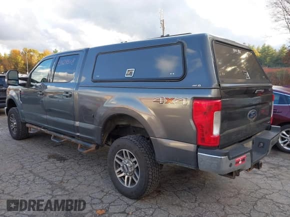 ✅ 2019 Ford F-250 XL • VIN: 1FT7W2B6XKEC46795 • Lot: 43429518. Listed on IAAI with 171,575 mi. Free auction sales archive from the USA and detailed vehicle history report at DreamBid. Image 3.