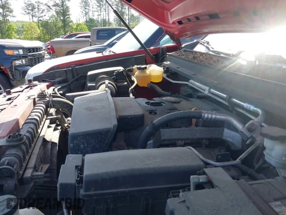 ✅ 2018 Chevrolet Colorado 2WD Work Truck • VIN: 1GCGSBEA8J1228460 • Lot: 42070574. Listed on IAAI with 186,745 mi. Free auction sales archive from the USA and detailed vehicle history report at DreamBid. Image 10.