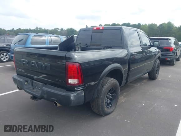 ✅ 2017 Ram 1500 Rebel • VIN: 1C6RR7YT4HS755454 • Lot: 43349812. Wystawiony na IAAI z przebiegiem 186 616 mil. Bezpłatny archiwum sprzedaży aukcyjnych z USA i szczegółowy raport historii pojazdu na DreamBid. Zdjęcie 4.