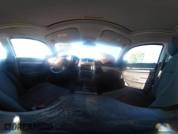 2010 Dodge Charger Rallye z VIN 2B3CA9CVXAH268459, wystawiony jako IAAI lot #43207152 z przebiegiem Nie podano mil oraz . Historia ofert i sprzedaży dostępna na DreamBid. Obrazek 19.