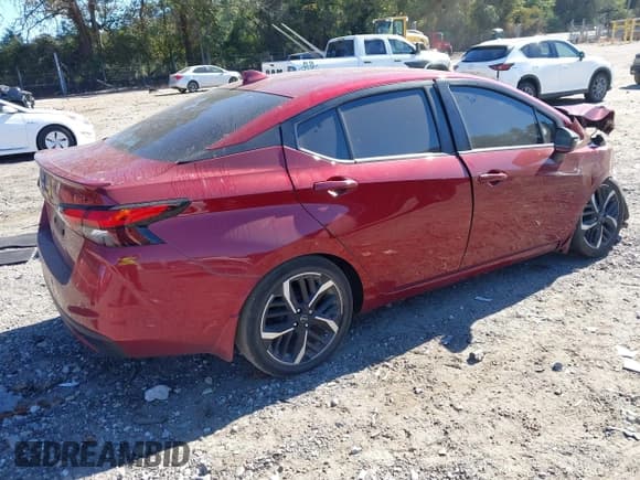 ✅ 2023 Nissan Versa SR • VIN: 3N1CN8FV6PL832684 • Lot: 43457894. Wystawiony na IAAI z przebiegiem 51 270 mil. Bezpłatny archiwum sprzedaży aukcyjnych z USA i szczegółowy raport historii pojazdu na DreamBid. Zdjęcie 4.