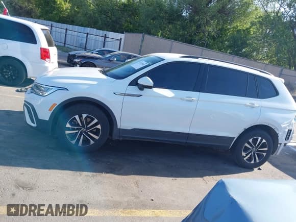 ✅ 2023 Volkswagen Tiguan S • VIN: 3VVRB7AX3PM065181 • Lot: 42419081. Listed on IAAI with 32,495 mi. Free auction sales archive from the USA and detailed vehicle history report at DreamBid. Image 15.