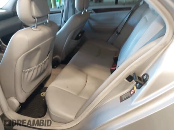 ✅ 2004 Mercedes-Benz C 240 • VIN: WDBRF81J44F473574 • Лот: 41607188. Опубликован ранее на IAAI с пробегом 234 875 миль. Бесплатный доступ к архиву аукционных продаж из США и подробный отчёт об истории автомобиля на DreamBid. Изображение 8.