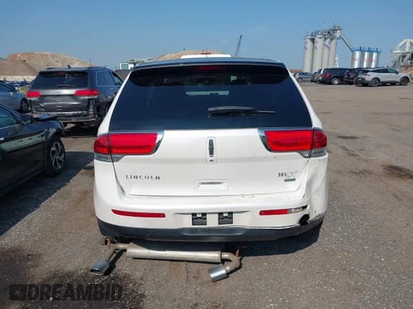 ✅ 2015 Lincoln MKX • VIN: 2LMDJ8JK4FBL26856 • Lot: 42657325. Listed on IAAI with 77,400 mi. Free auction sales archive from the USA and detailed vehicle history report at DreamBid. Image 16.
