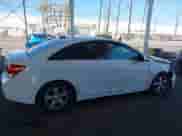 2016 Chevrolet Cruze LT z VIN 1G1PE5SB9G7224373, wystawiony jako IAAI lot #43316598 z przebiegiem 102 201 mil mil oraz . Historia ofert i sprzedaży dostępna na DreamBid. Obrazek 13.