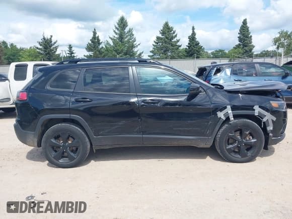 ✅ 2019 Jeep Cherokee Latitude Plus • VIN: 1C4PJMLB4KD294336 • Lot: 43047401. Listed on IAAI with 83,545 mi. Free auction sales archive from the USA and detailed vehicle history report at DreamBid. Image 13.