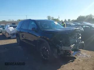 ✅ 2024 Chevrolet Traverse AWD Z71 • VIN: 1GNEVJKS8RJ215829 • Lot: 43407737. Wystawiony na IAAI z przebiegiem 18 354 mil. Bezpłatny archiwum sprzedaży aukcyjnych z USA i szczegółowy raport historii pojazdu na DreamBid. Zdjęcie 1.