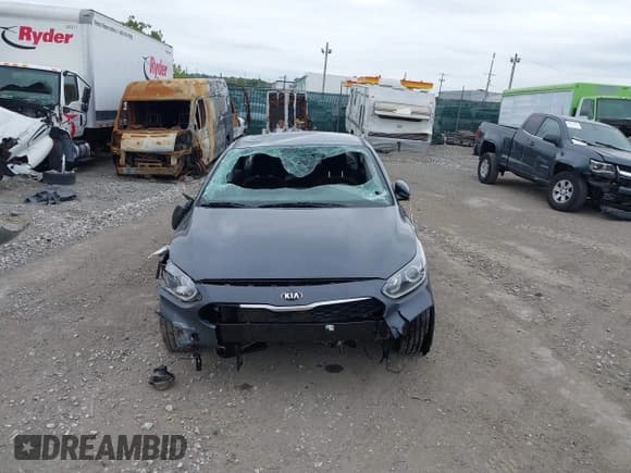 ✅ 2021 Kia Forte LXS • VIN: 3KPF24AD9ME333520 • Lot: 43247305. Wystawiony na IAAI z przebiegiem 54 275 mil. Bezpłatny archiwum sprzedaży aukcyjnych z USA i szczegółowy raport historii pojazdu na DreamBid. Zdjęcie 12.