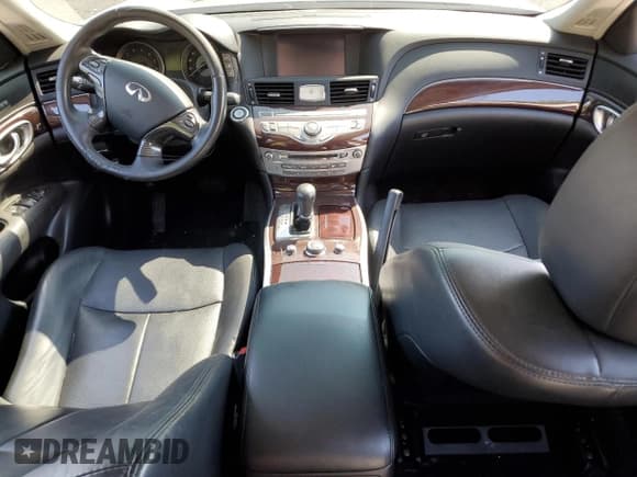 ✅ 2016 Infiniti Q70 • VIN: JN1BY1AR5GM270741 • Лот: 71204755. Опубликован ранее на Copart с пробегом 109 491 миль. Бесплатный доступ к архиву аукционных продаж из США и подробный отчёт об истории автомобиля на DreamBid. Изображение 8.