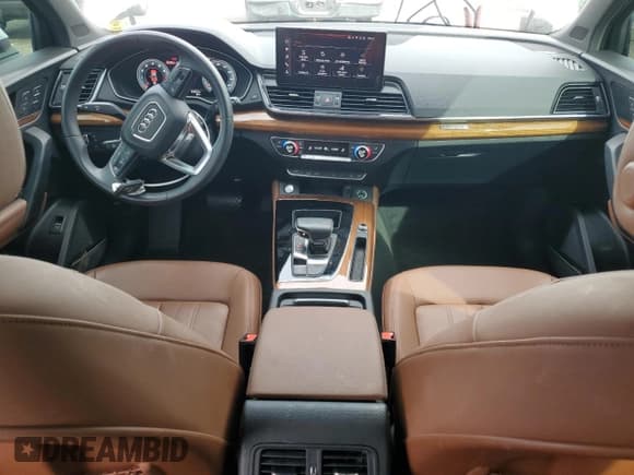 ✅ 2021 Audi Q5 Premium Plus • VIN: WA1BAAFY1M2055120 • Лот: 80682765. Опубликован ранее на Copart с пробегом 56 633 миль. Бесплатный доступ к архиву аукционных продаж из США и подробный отчёт об истории автомобиля на DreamBid. Изображение 8.