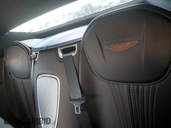 ✅ 2020 Aston Martin DB11 • VIN: SCFRMFCW6LGM09132 • Лот: 85471884. Опубликован ранее на Copart с пробегом Не указан. Бесплатный доступ к архиву аукционных продаж из США и подробный отчёт об истории автомобиля на DreamBid. Изображение 10.