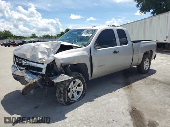 ✅ 2008 Chevrolet Silverado 1500 Work Truck • VIN: 2GCEC19C081239760 • Lot: 62608175. Listed on Copart with 207,293 mi. Free auction sales archive from the USA and detailed vehicle history report at DreamBid. Image 1.