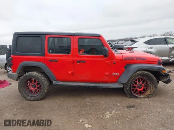 ✅ 2020 Jeep Wrangler Unlimited Willys • VIN: 1C4HJXDN8LW213889 • Lot: 41561034. Listed on IAAI with 97,489 mi. Free auction sales archive from the USA and detailed vehicle history report at DreamBid. Image 14.